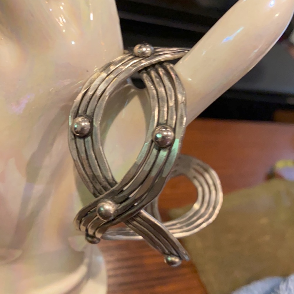 Unusual Retro, Art Deco design bracelet or wide multi-stranded silver-tone cuff. - Picture 3 of 16